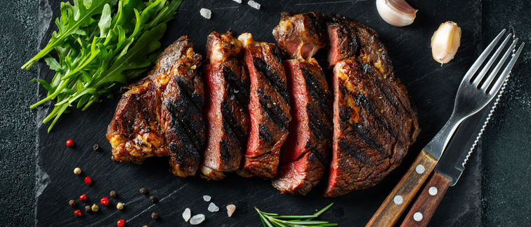 Erwerben Sie sich Steak-Know-how damit Ihr Fleisch auch auf dem Grill perfekt gelingt. Die Garstufe bestimmen Sie! Kochkurs Perfekt gegrilltes Steak