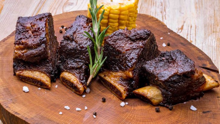 The original US way of BBQ. Spezialitäten aus dem Geburtsland des BBQ – da läuft einem das Wasser im Munde zusammen!  Kochkurs Pitmasters BBQ — Juicy and tasty