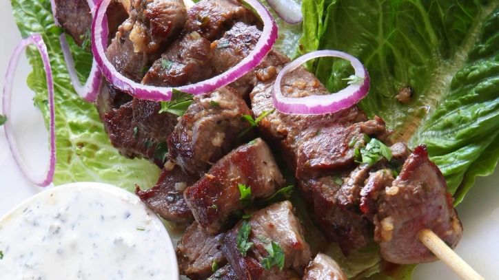 Orientalische Tapas aus Aubergine, Linsen und Kichererbsen mit einem Hauch von Zimt und Kreuzkümmel. Zum Schluss: Baklava. Kochkurs Genial orientalisch für Gourmets