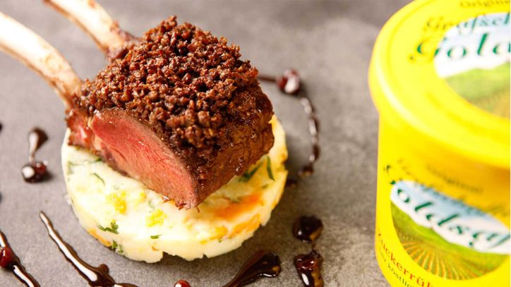 Lieblingsrezept: Rehrücken mit Kruste vom Pumpernickel – Heimisches Reh - gesund und nachhaltig. Ein besonderer Clou ist die mit Grafschafter Rüben-Sirup
gesüßte Pumpernickel-Kruste.
 Lieblingsrezept: Rehrücken mit Kruste vom Pumpernickel