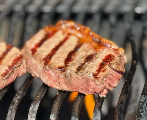 Lieblingsrezept: Black-Angus Rumpsteak – Erwirb Steak-Know-how! Damit Dein Steak auf dem Grill perfekt gelingt. Die Garstufe bestimmst Du!  Lieblingsrezept: Black-Angus Rumpsteak