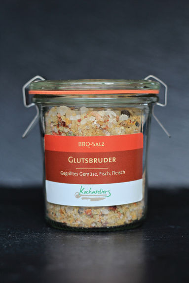 Fantastische Salzmischungen und Gewürze ✓ handgefertigt ✓ auf Fleur de Sel-Basis ✓ getrocknete Kräuter, Gewürze, Extrakte von Gemüse und Obst. Die exklusiven Salz- und Gewürzmischungen sind nur in den Kochateliers erhältlich – verpackt in einem schönen Weck-Glas auch ein schönes Geschenk! Salze und Gewürze - exklusive Mischungen