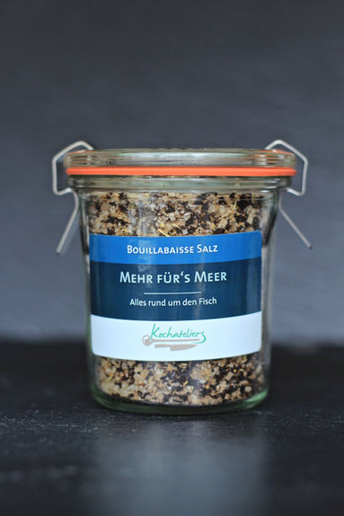 Fantastische Salzmischungen und Gewürze ✓ handgefertigt ✓ auf Fleur de Sel-Basis ✓ getrocknete Kräuter, Gewürze, Extrakte von Gemüse und Obst. Die exklusiven Salz- und Gewürzmischungen sind nur in den Kochateliers erhältlich – verpackt in einem schönen Weck-Glas auch ein schönes Geschenk! Salze und Gewürze - exklusive Mischungen